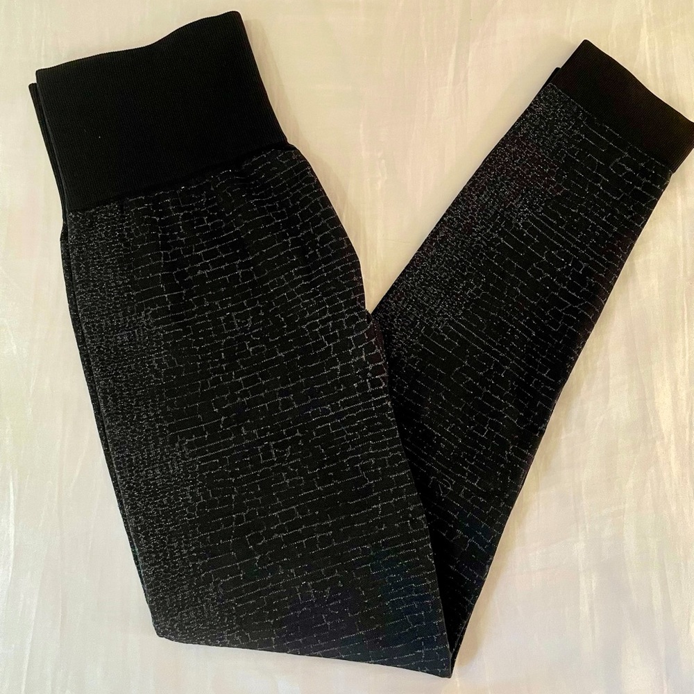 Black Brick Print Athletic Workout Leggings